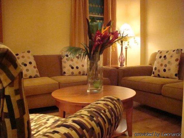 District Hotel 2*