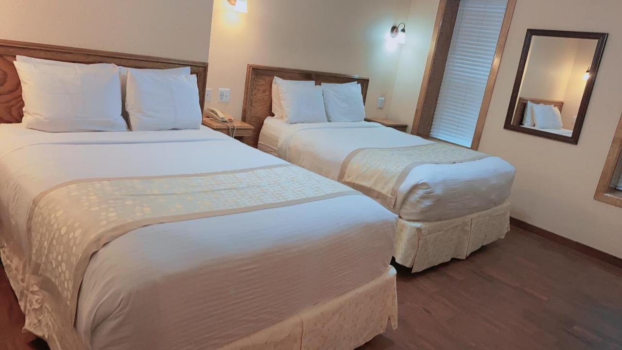 District Hotel 2*