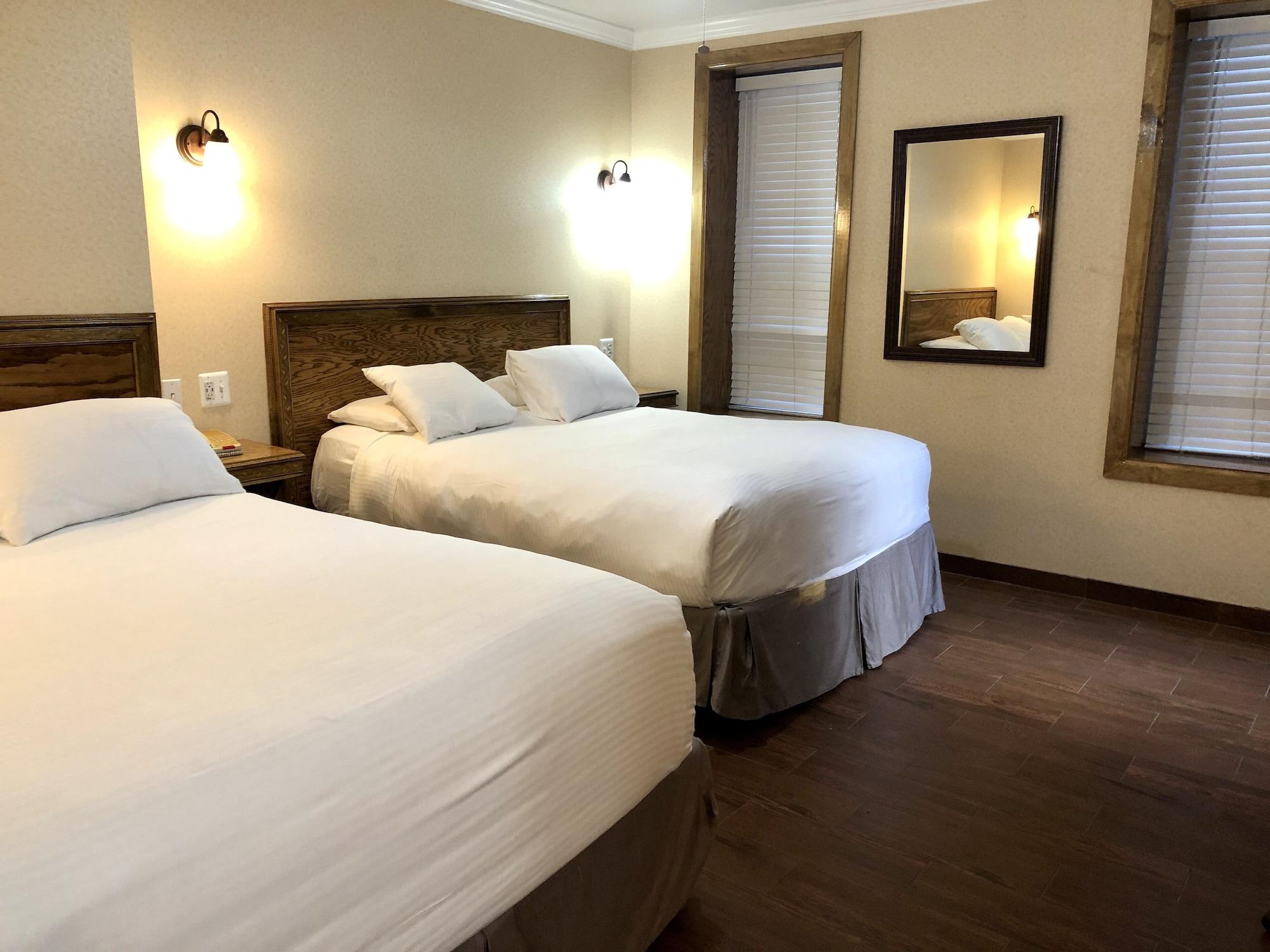 District Hotel 2*
